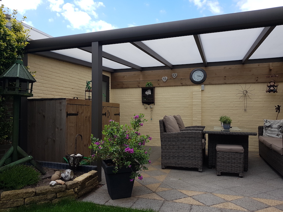 Stanza overkapping voorzien van polycarbonaat kopie G&M Best, Stanza met polycarbonaat zonwerend
